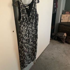 Sleeveless dress layered